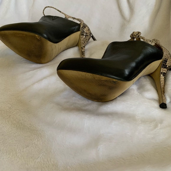 Enzo Angiolini Black & Snakeskin Bootie Size 6 1/2 - Picture 5 of 7